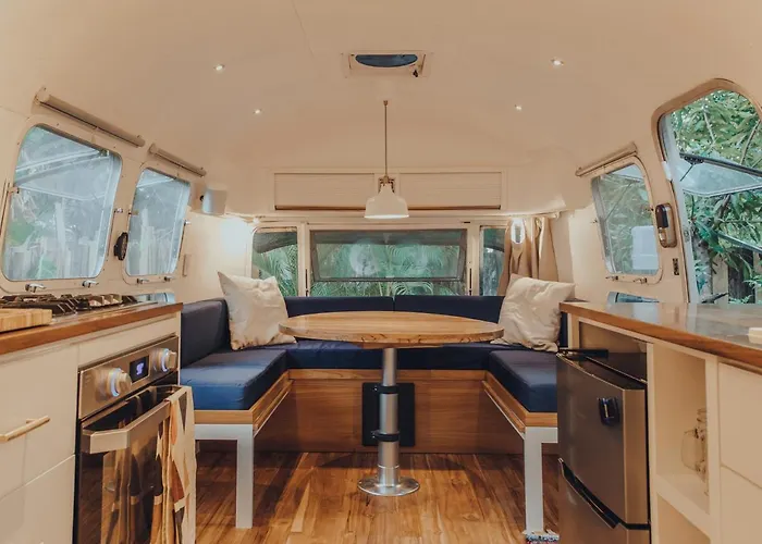 Airstream By The Sea Inn *
